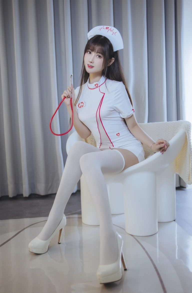 羽生三未《护士》主题写真：32张全套美图