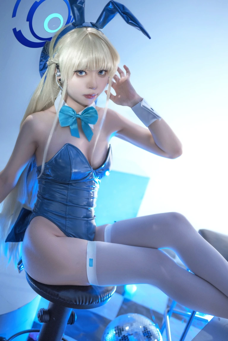 矢量鱼《蔚蓝档案 飞鸟马时兔女郎》主题写真：34张全套美图