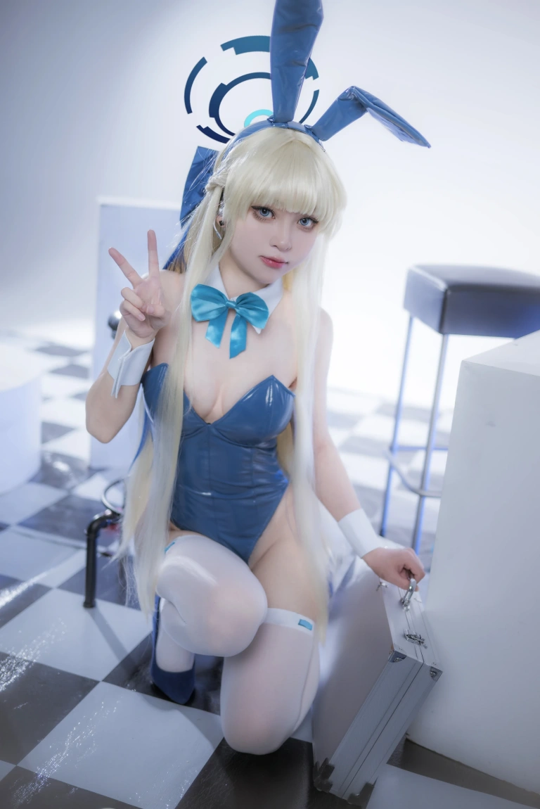 矢量鱼《蔚蓝档案 飞鸟马时兔女郎》主题写真：34张全套美图