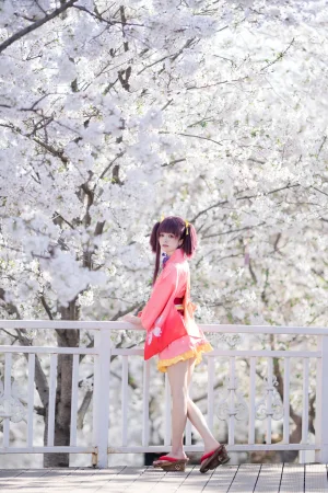 九柒喵《甲铁城的卡巴内瑞 无名和服》主题写真：34张全套美图