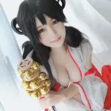 小仓千代《有点不对劲的巫女》主题写真：34张全套美图