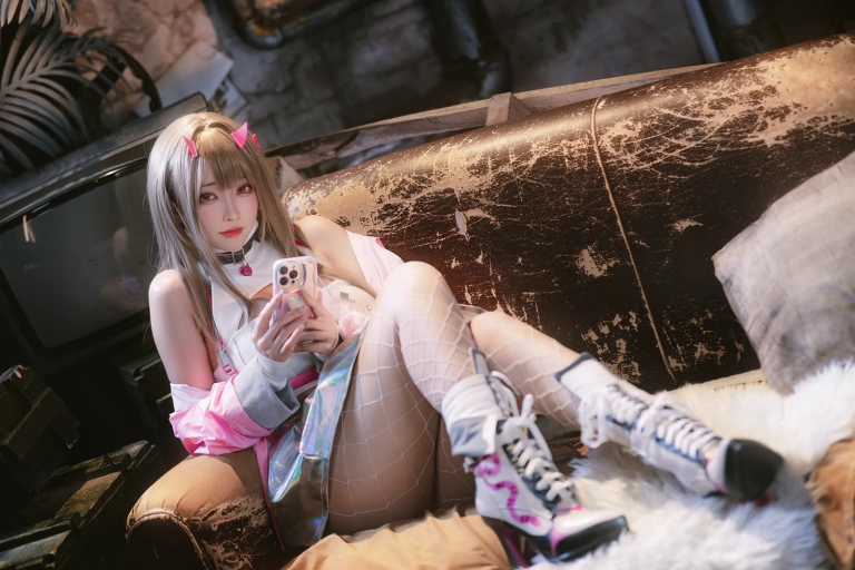 宮本桜《毒蛇》主题写真：34张全套美图