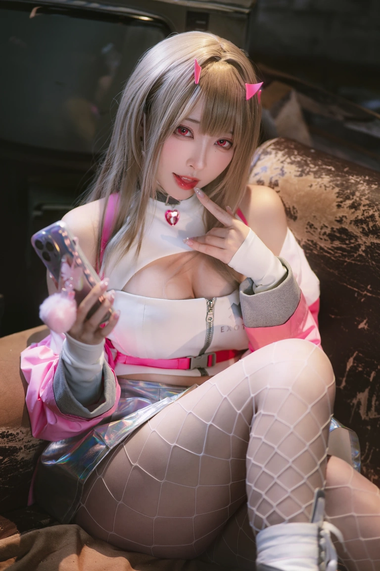 宮本桜《毒蛇》主题写真：34张全套美图