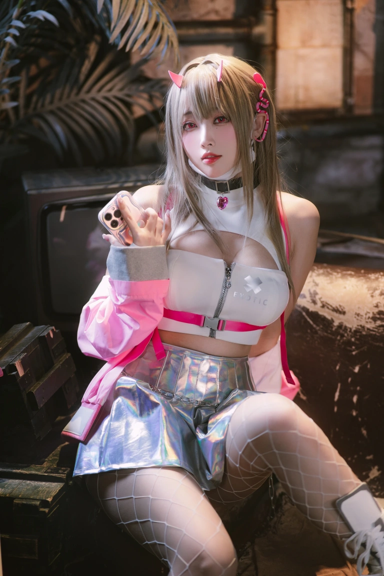 宮本桜《毒蛇》主题写真：34张全套美图