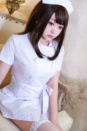 恩田直幸《白色护士》主题写真：41张全套美图