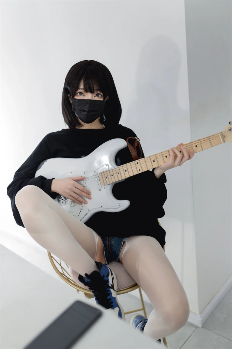 杏仁曲奇《升玖吉他姐姐》主题写真：45张全套美图