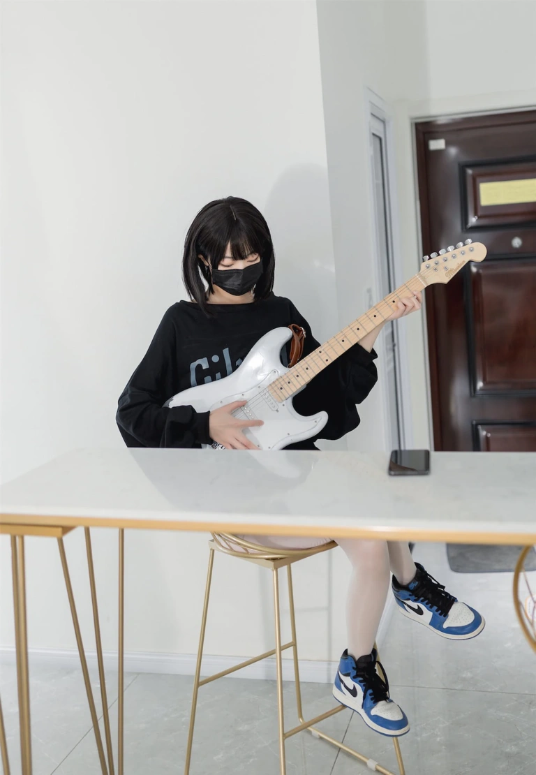 杏仁曲奇《升玖吉他姐姐》主题写真：45张全套美图
