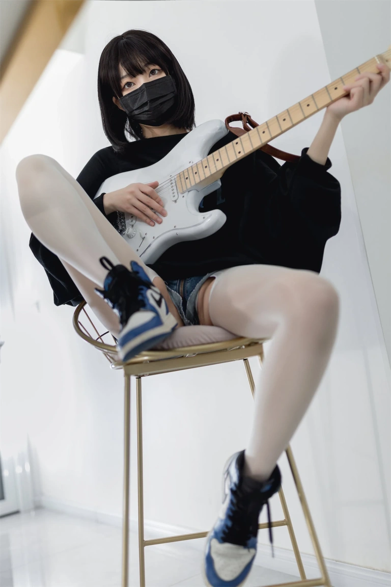 杏仁曲奇《升玖吉他姐姐》主题写真：45张全套美图