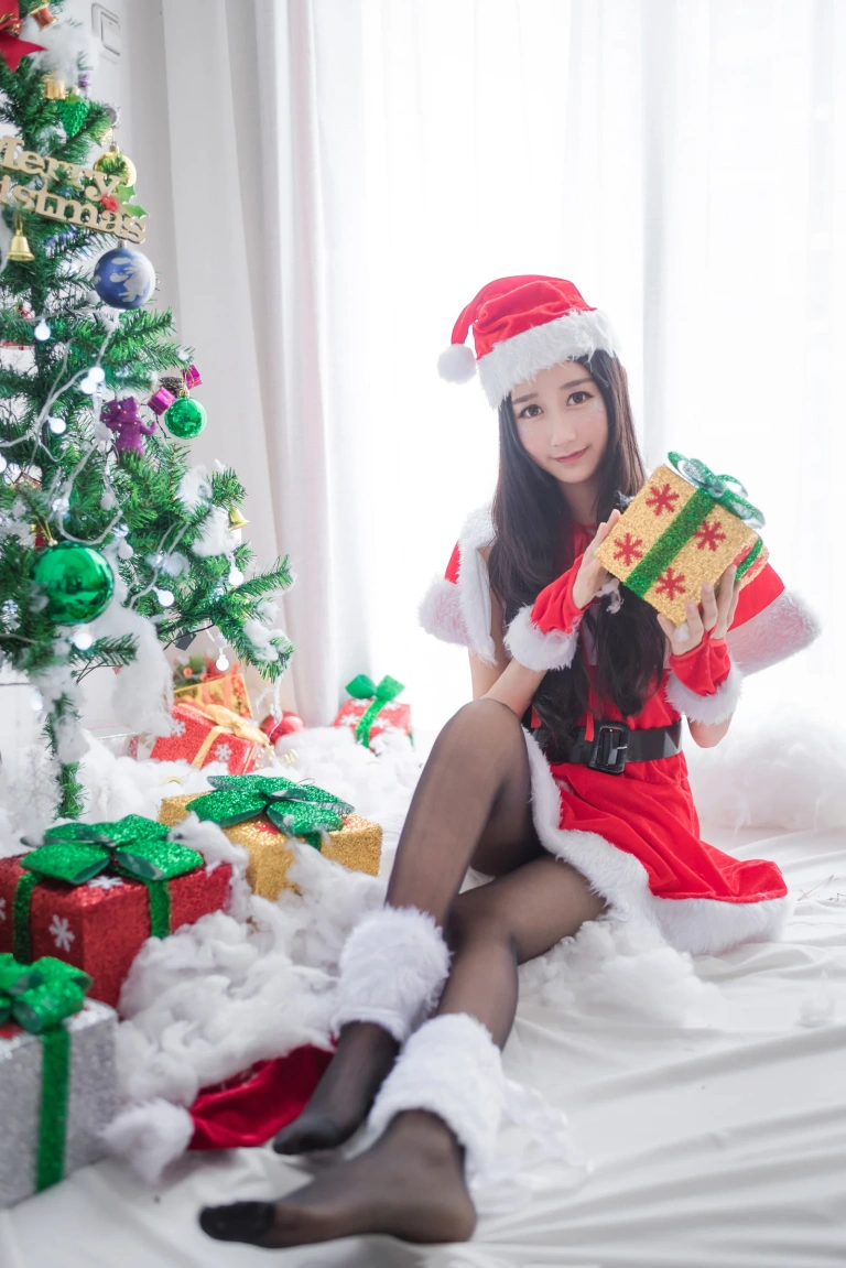 木棉棉《圣诞老人和驯鹿酱》主题写真：46张全套美图
