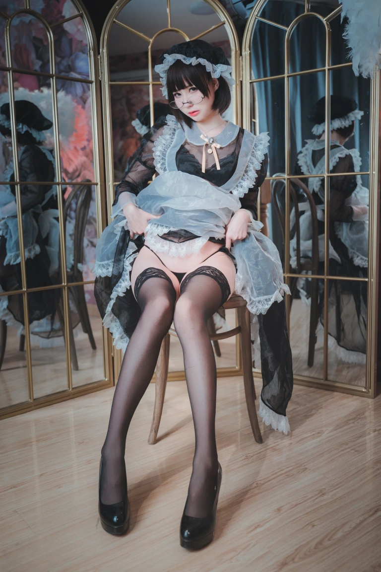 西园寺南歌《透明女仆》主题写真：50张全套美图，含2个视频