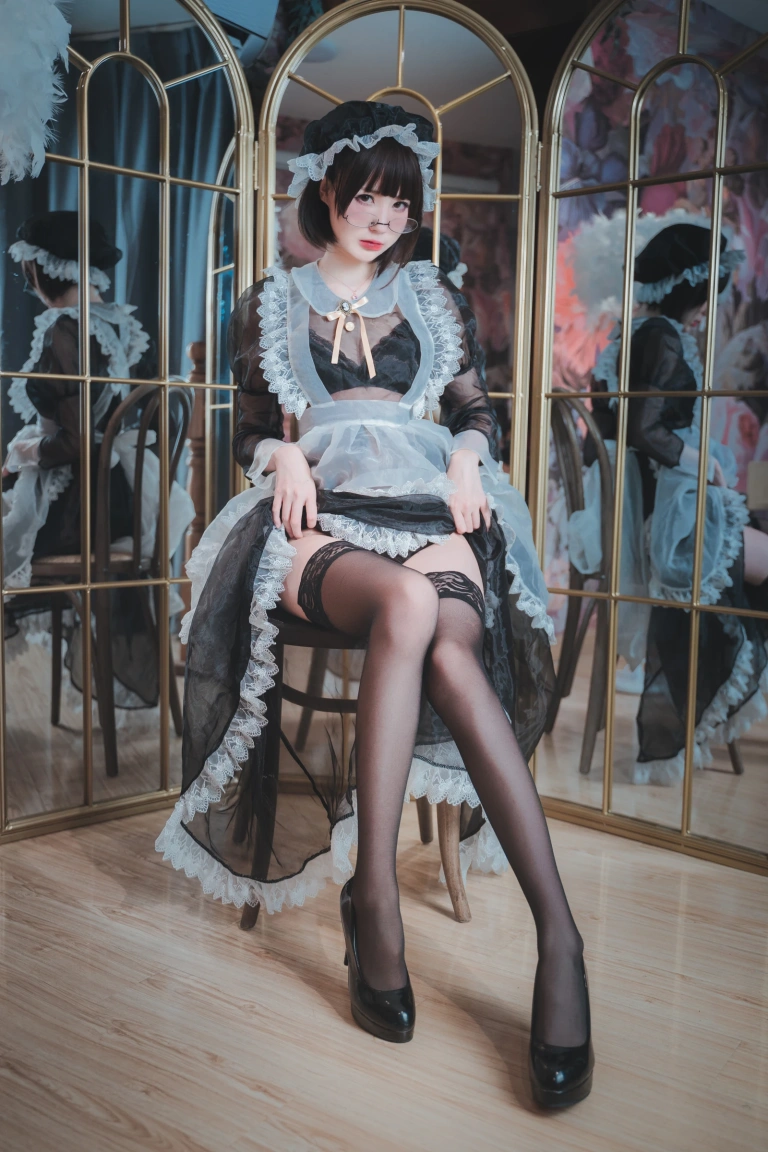 西园寺南歌《透明女仆》主题写真：50张全套美图，含2个视频