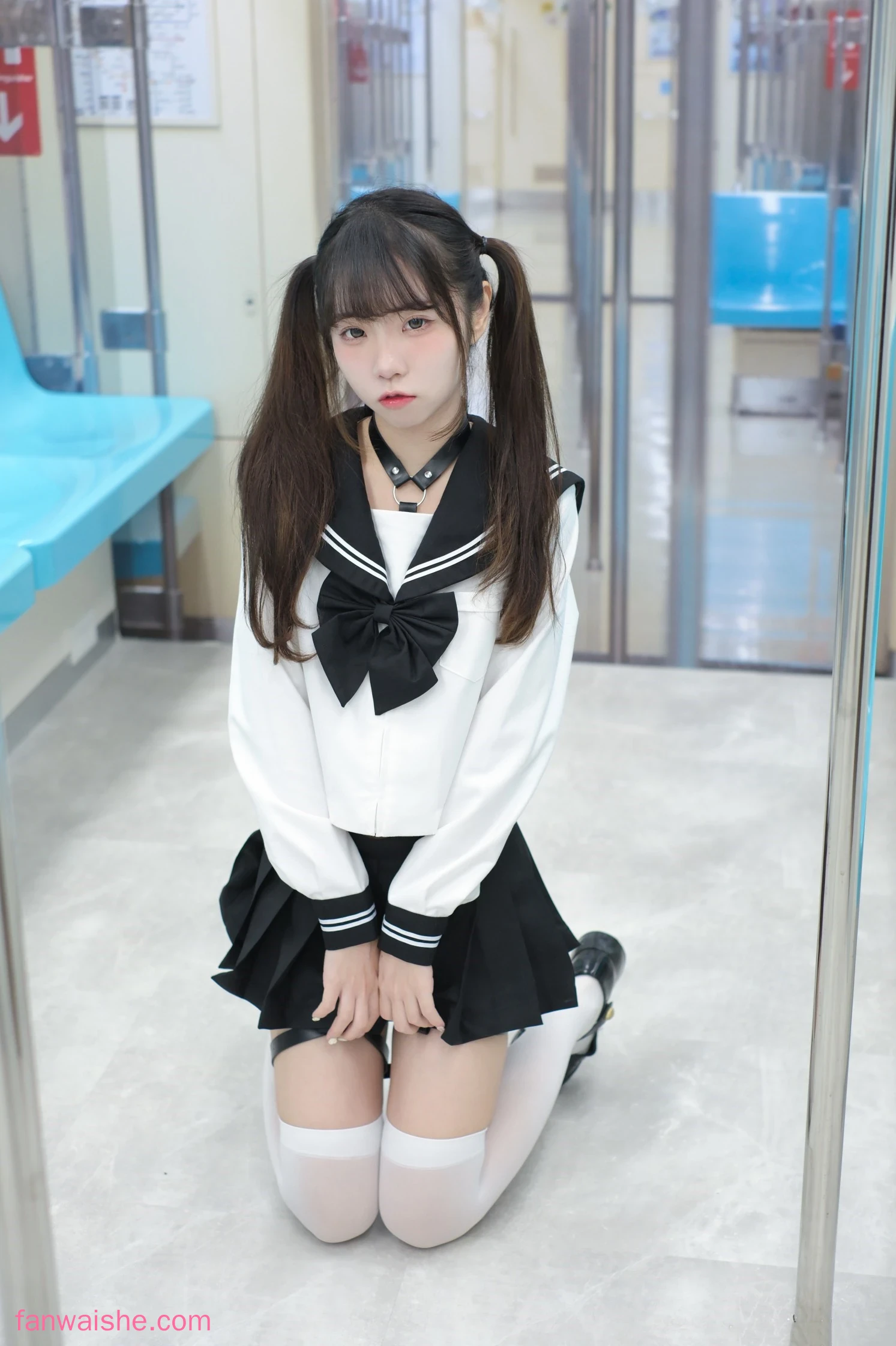 可可小白兔 可可小白兔 NO.008 - 電車上の女高中生
