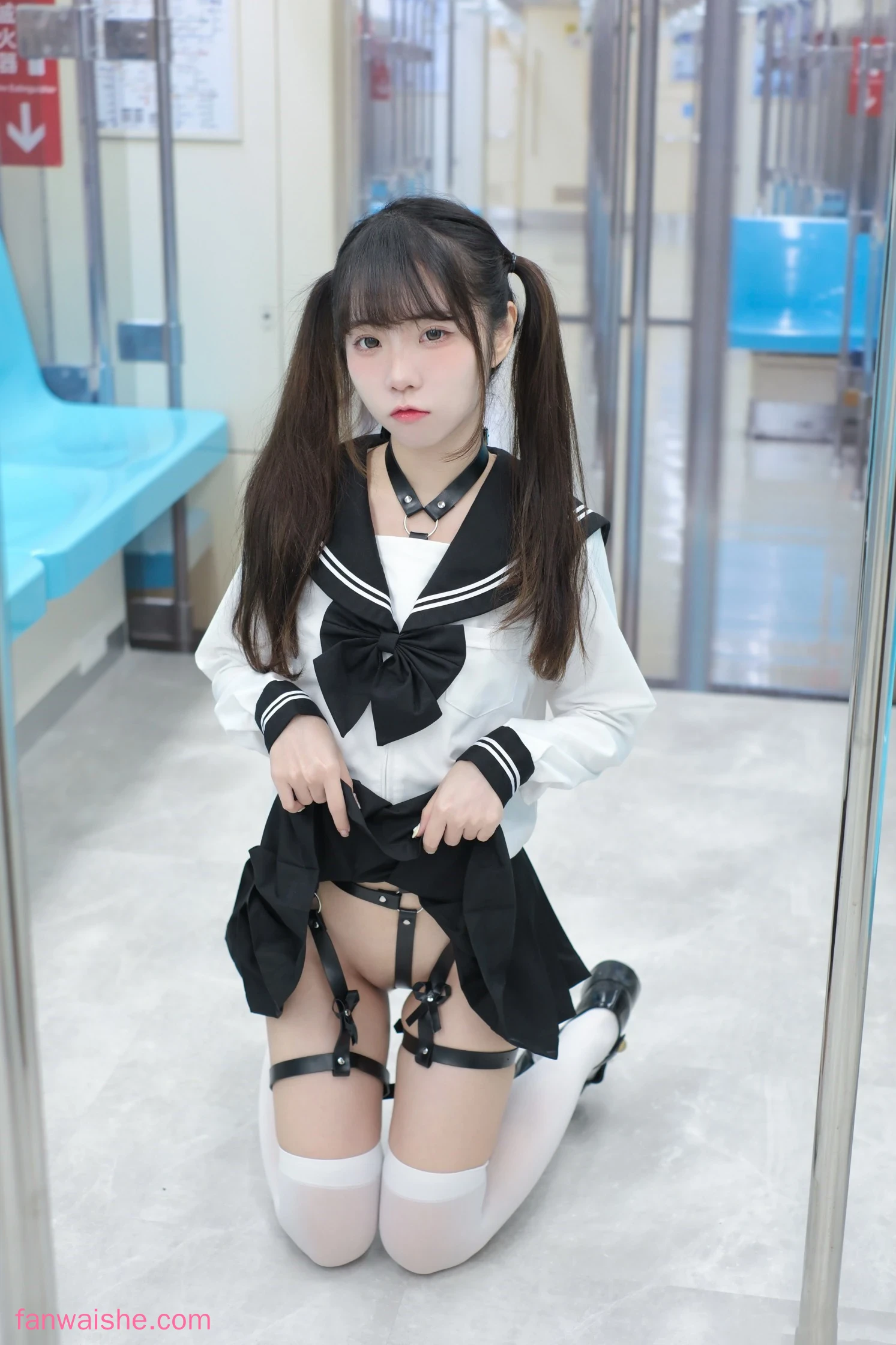 可可小白兔 可可小白兔 NO.008 - 電車上の女高中生