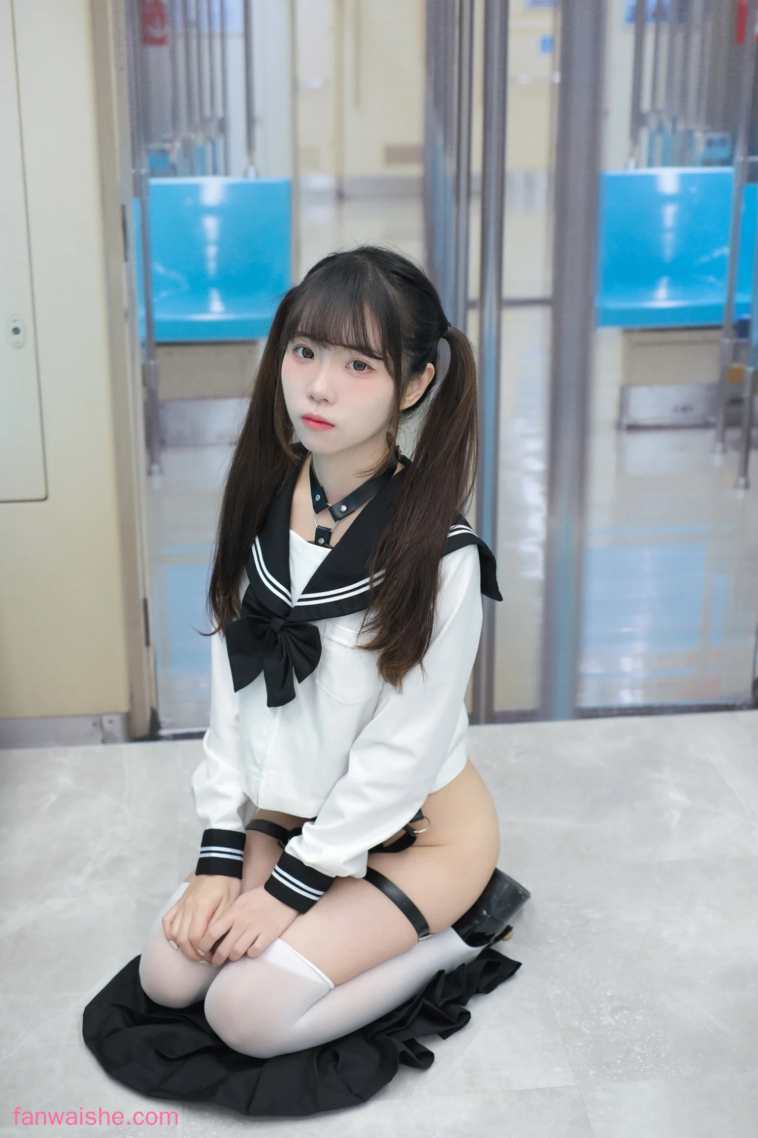 可可小白兔 可可小白兔 NO.008 - 電車上の女高中生