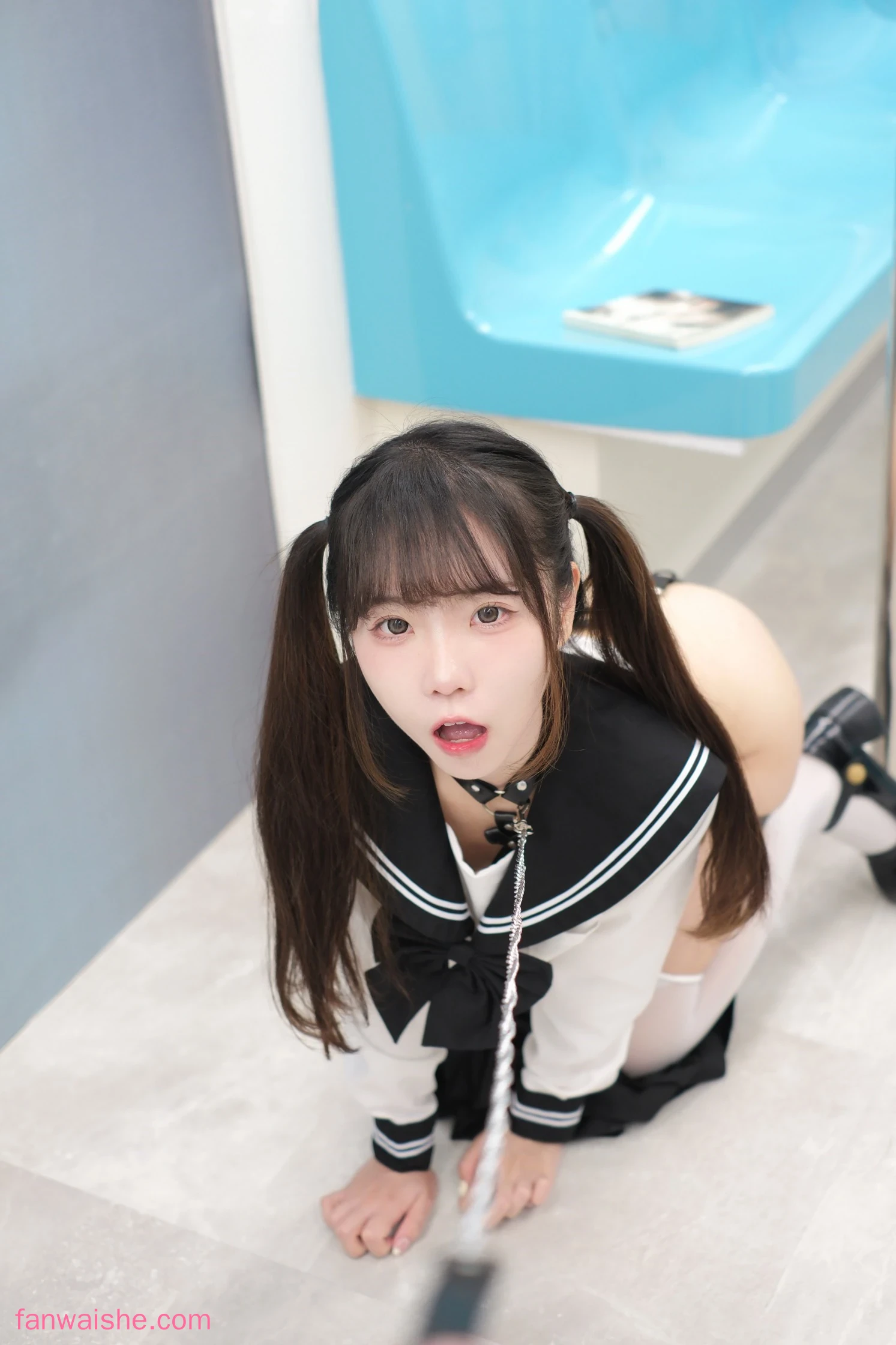 可可小白兔 可可小白兔 NO.008 - 電車上の女高中生
