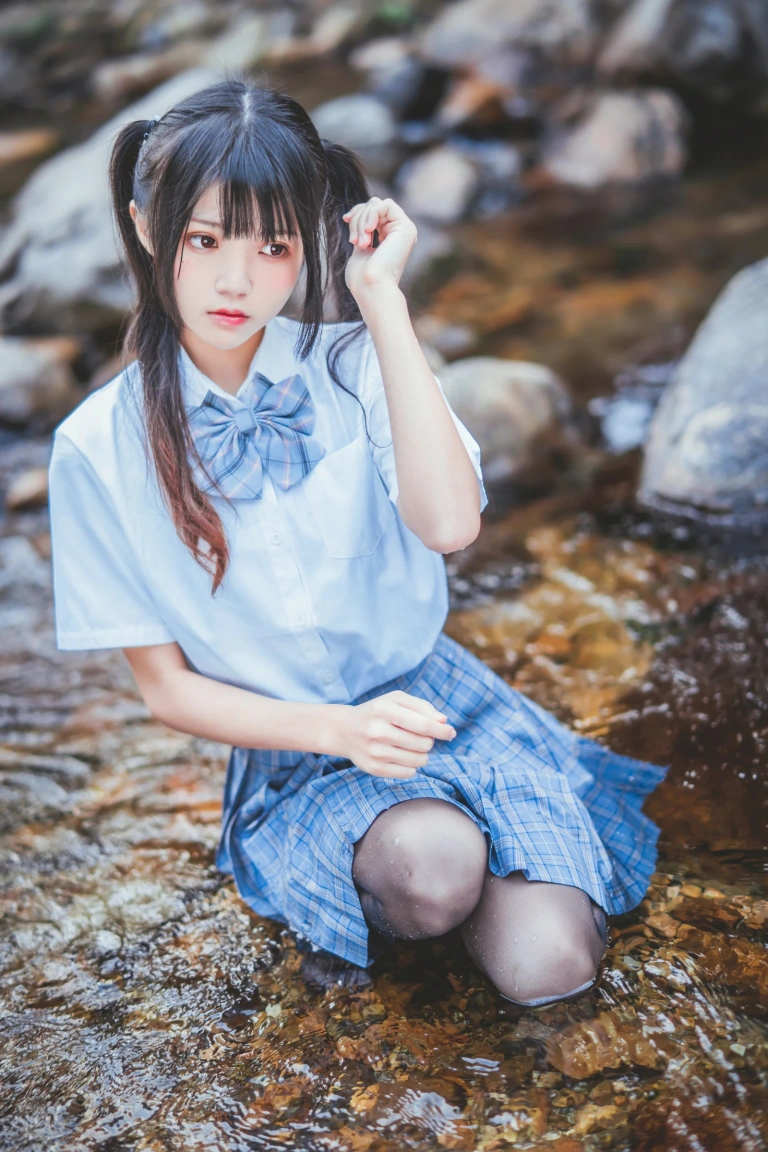 桜桃喵《河边死库水》主题写真：75张全套美图