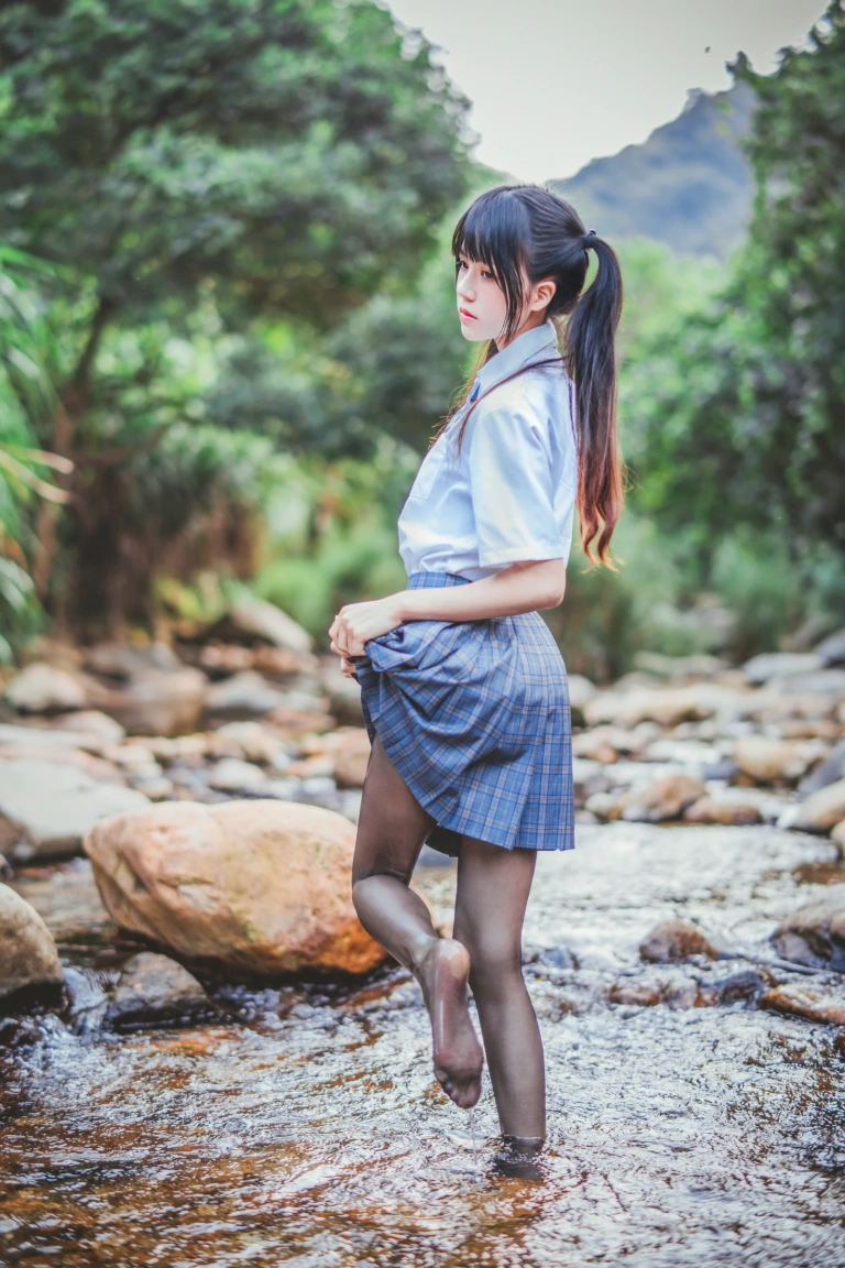 桜桃喵《河边死库水》主题写真：75张全套美图