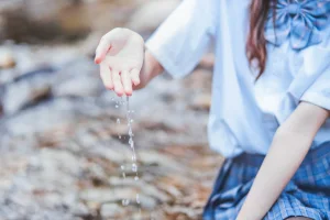 桜桃喵《河边死库水》主题写真：75张全套美图