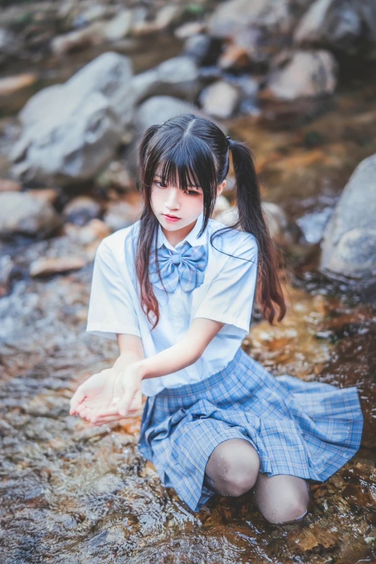桜桃喵《河边死库水》主题写真：75张全套美图