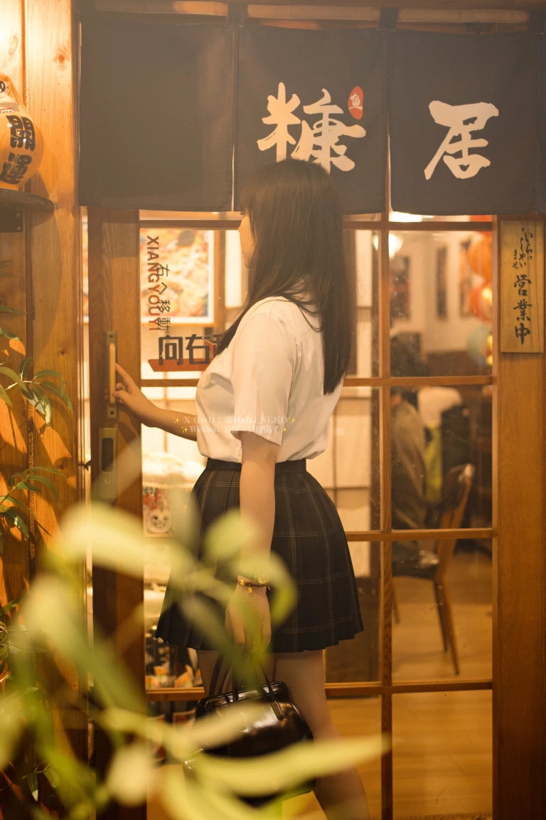 一只废喵《Fantia 2024年06月会员合集》主题写真：50张全套美图，含5个视频