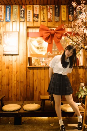 一只废喵《Fantia 2024年06月会员合集》主题写真：50张全套美图，含5个视频