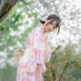 雫しずく《[Fantia] 2025年04月订阅》主题写真：146张全套美图，含6个视频