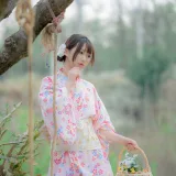 雫しずく《[Fantia] 2025年04月订阅》主题写真：146张全套美图，含6个视频