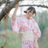 雫しずく《[Fantia] 2025年04月订阅》主题写真：146张全套美图，含6个视频