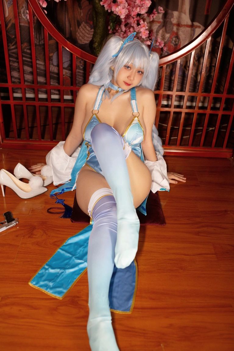 浅安安《PA15翠雀媚》主题写真：13张全套美图