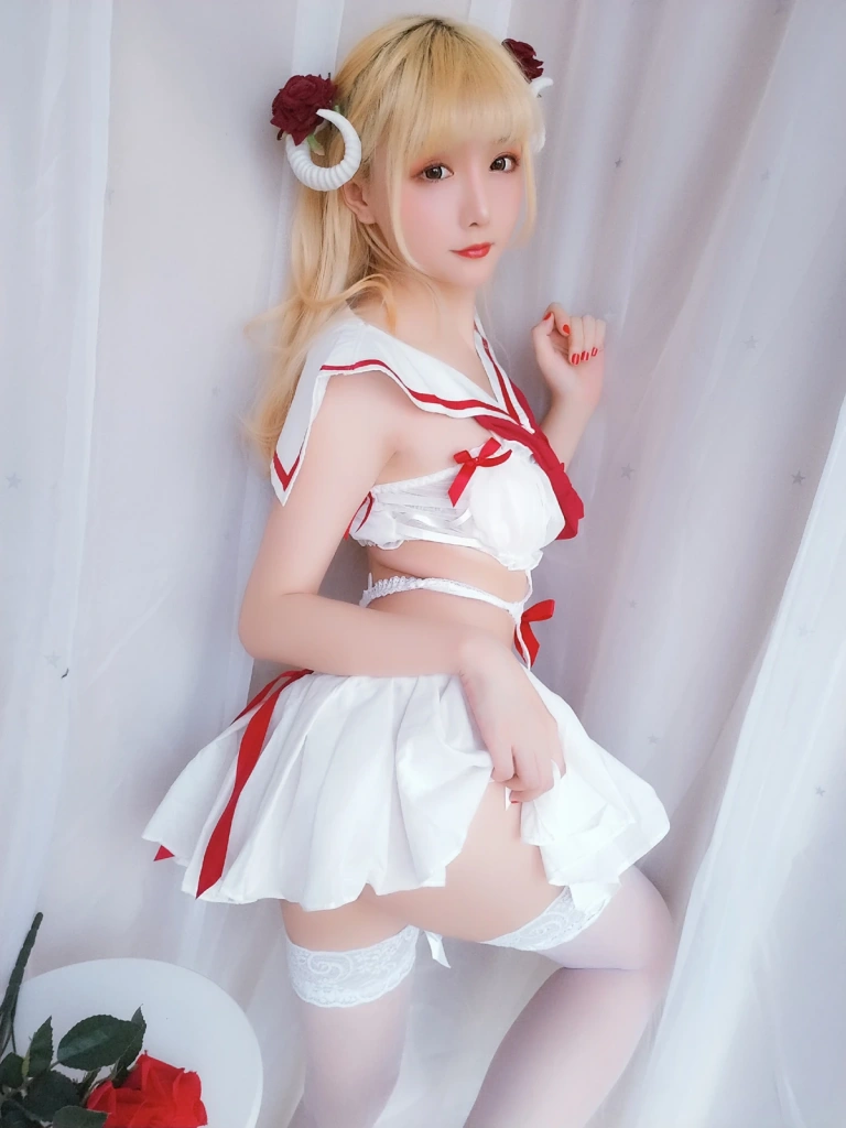星之迟迟《VOL.8 玫瑰月光包》主题写真：72张全套美图