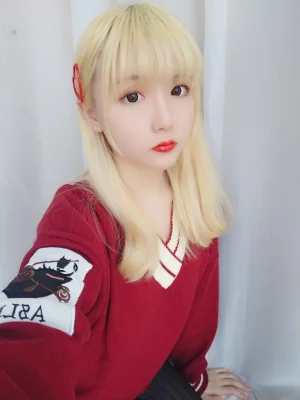 星之迟迟《VOL.8 玫瑰月光包》主题写真：72张全套美图