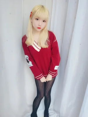 星之迟迟《VOL.8 玫瑰月光包》主题写真：72张全套美图