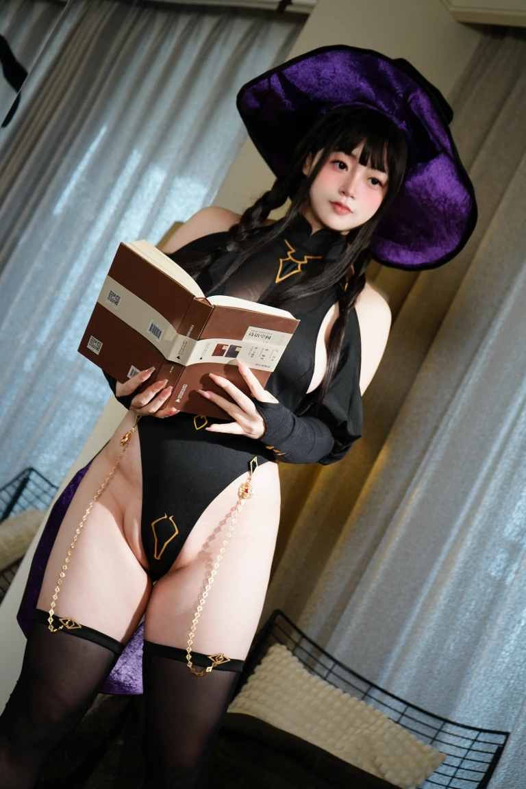 一只毛毛帽《毛毛帽 NO.009 – 魔女之夜》主题写真：105张全套美图，含2个视频