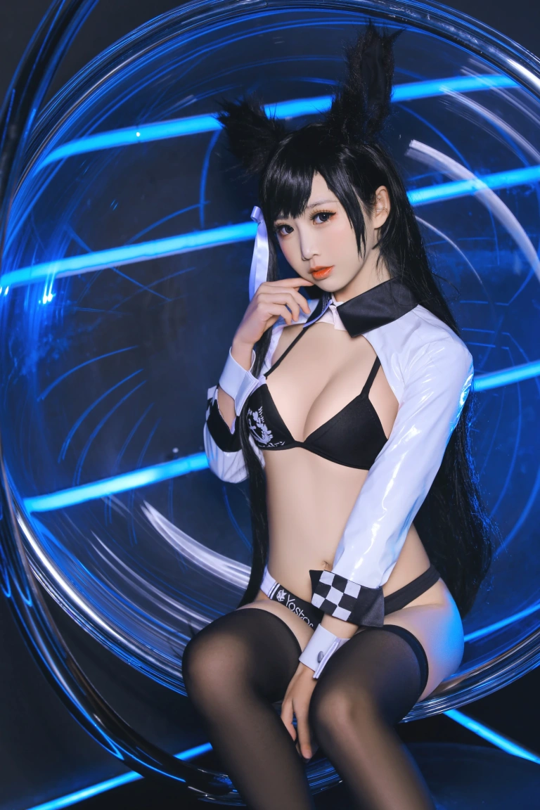 面饼仙儿《爱宕赛车娘》主题写真：17张全套美图