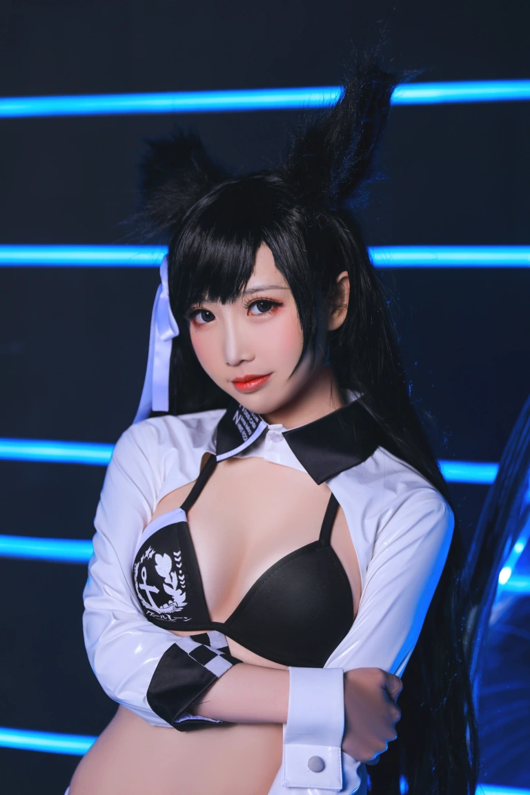 面饼仙儿《爱宕赛车娘》主题写真：17张全套美图