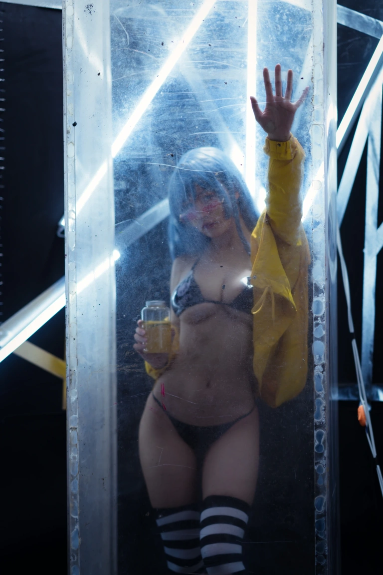 小仓千代《2020.06月舰长写真》主题写真：40张全套美图