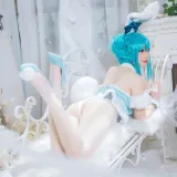 焖焖碳《初音兔女郎》主题写真：20张全套美图