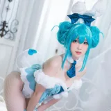 焖焖碳《初音兔女郎》主题写真：20张全套美图