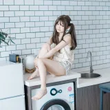 神沢永莉《黄色吊带睡衣兔兔》主题写真：22张全套美图