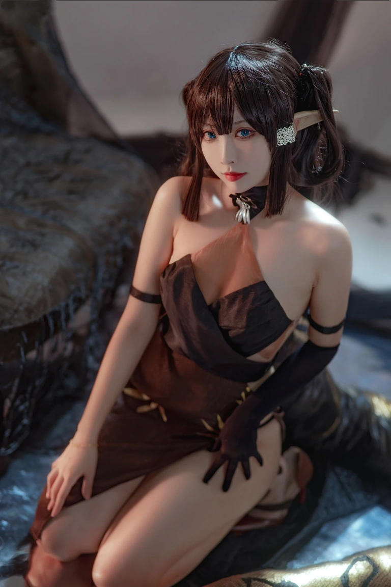 宮本桜《森蚺同人》主题写真：26张全套美图