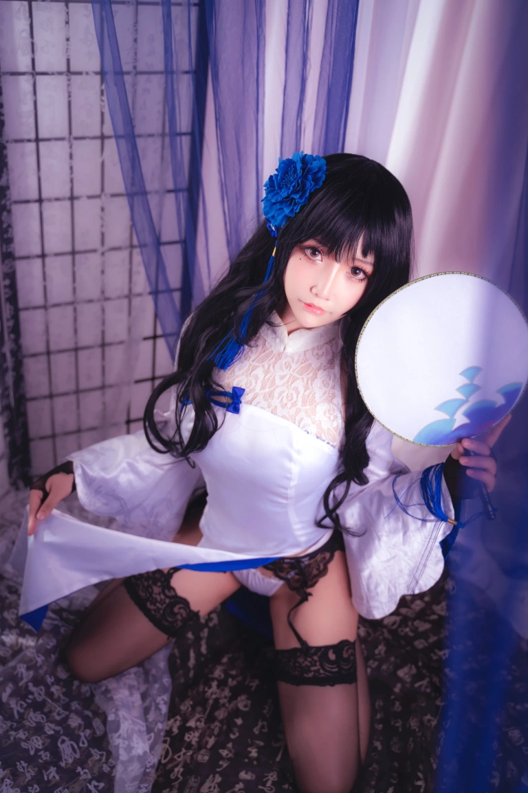 抱走莫子《玉玲珑旗袍》主题写真：30张全套美图
