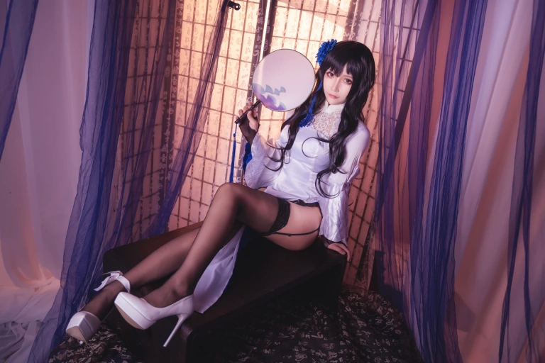 抱走莫子《玉玲珑旗袍》主题写真：30张全套美图
