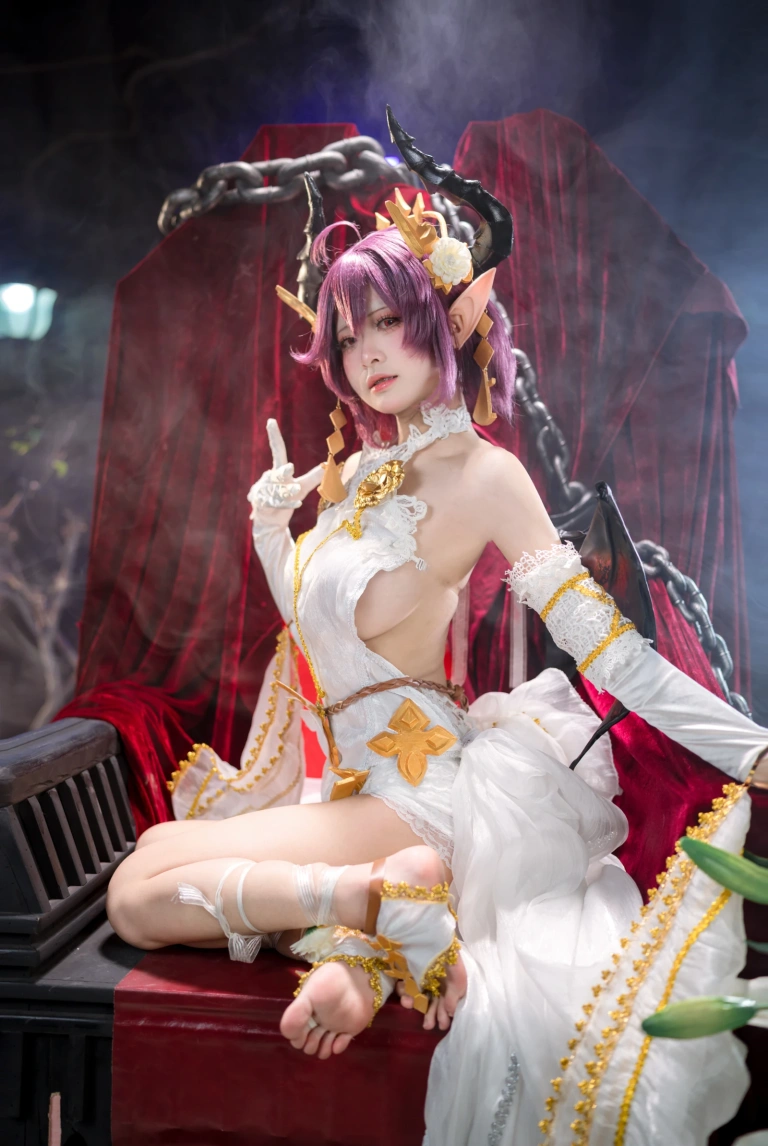 九柒喵《龙姬》主题写真：32张全套美图