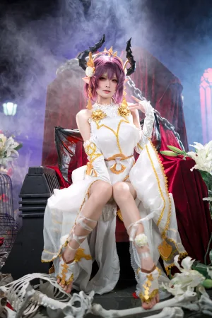 九柒喵《龙姬》主题写真：32张全套美图