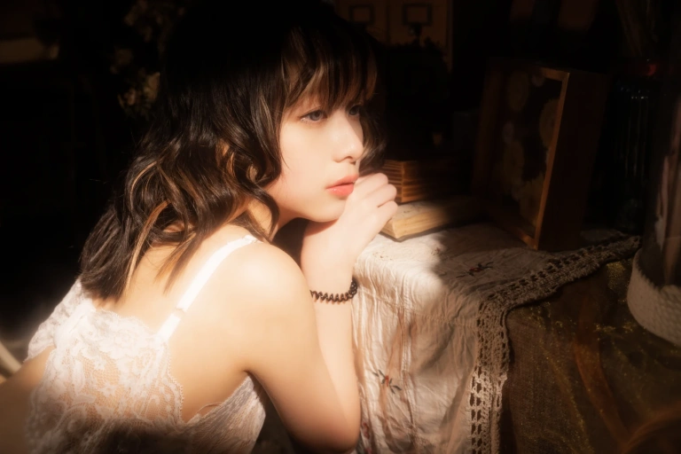 清青琴玖《眼里的星光》主题写真：32张全套美图