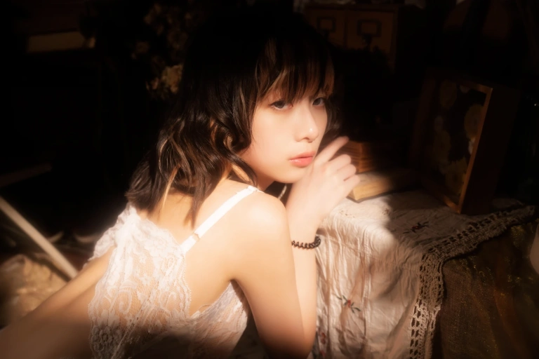 清青琴玖《眼里的星光》主题写真：32张全套美图