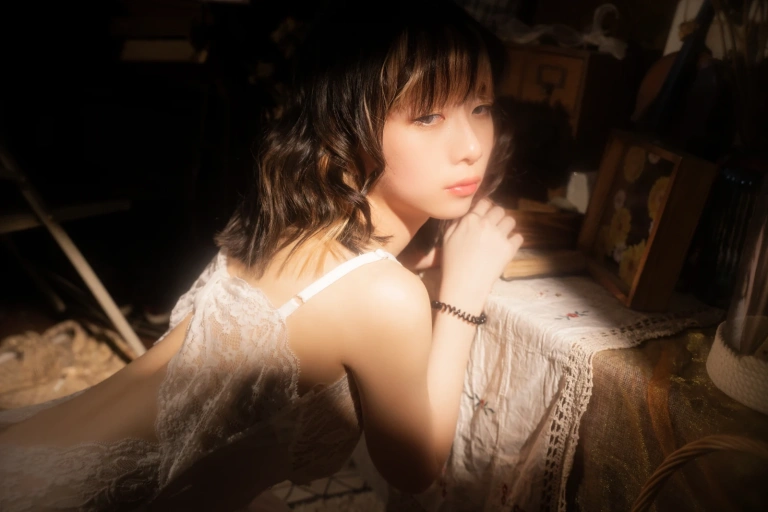清青琴玖《眼里的星光》主题写真：32张全套美图