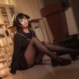 贞子蜜桃《碧蓝航线 爱宕高雄制服》主题写真：35张全套美图