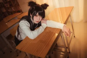 贞子蜜桃《碧蓝航线 爱宕高雄制服》主题写真：35张全套美图