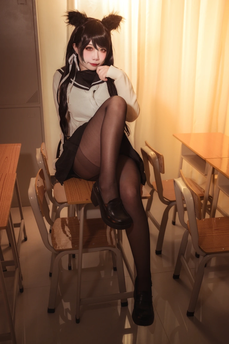 贞子蜜桃《碧蓝航线 爱宕高雄制服》主题写真：35张全套美图